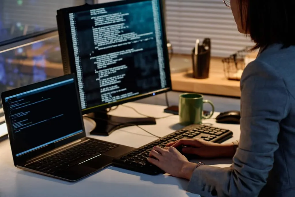 ¡Descubra las explosivas tendencias en ciberseguridad empresarial para 2023! ¡Protégete ahora contra los ataques más peligrosos!