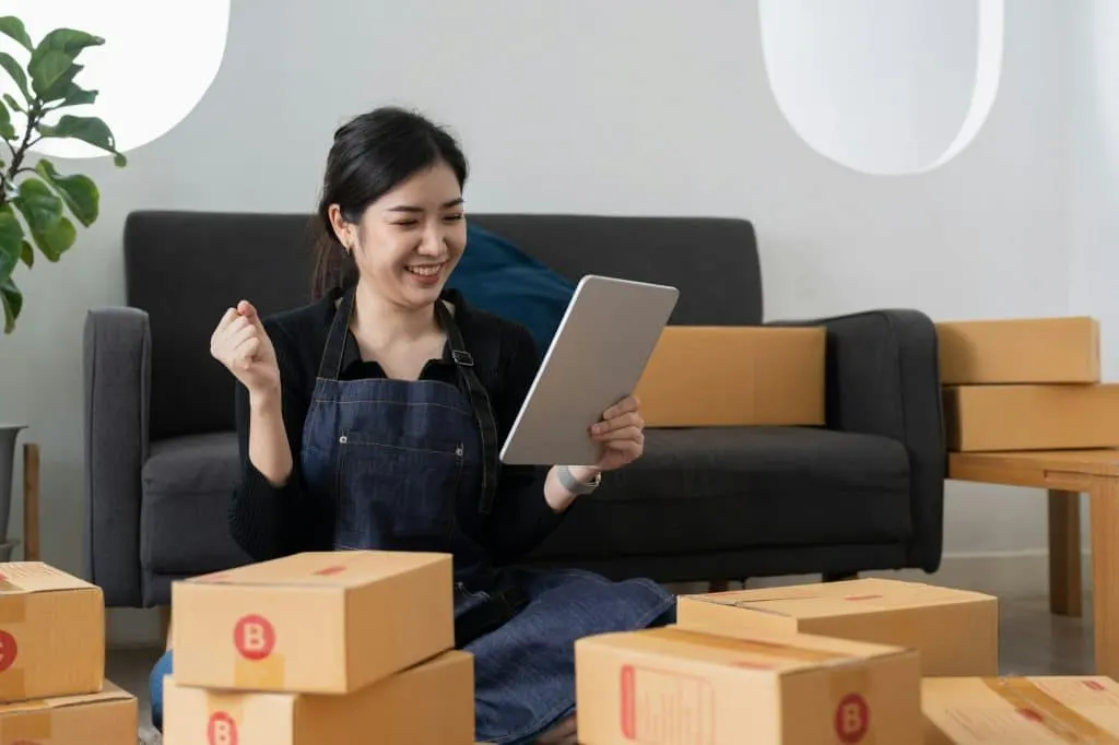 Shopify store: Waxoo offers a powerful solution for creating your e-commerce.